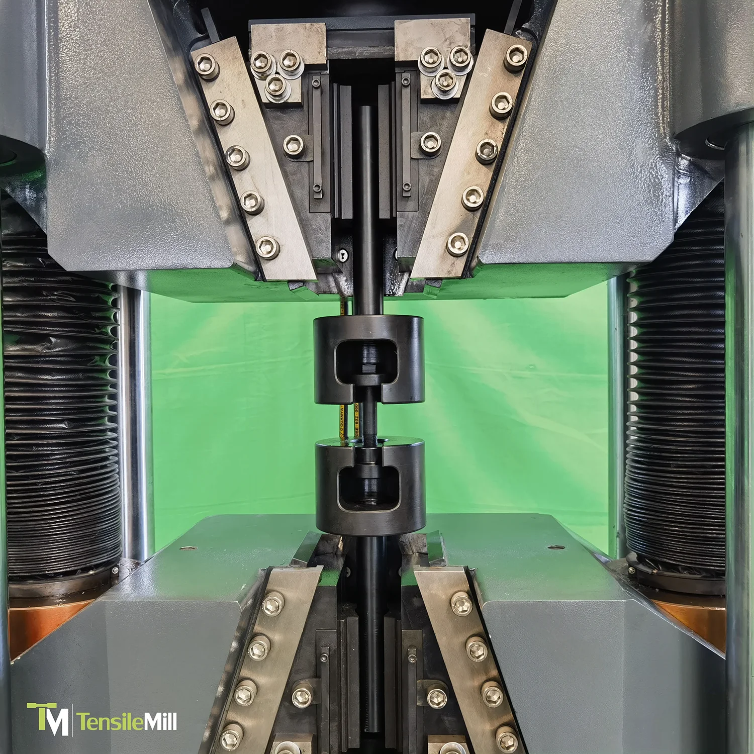 How Universal Testing Machines (UTMs) Operate